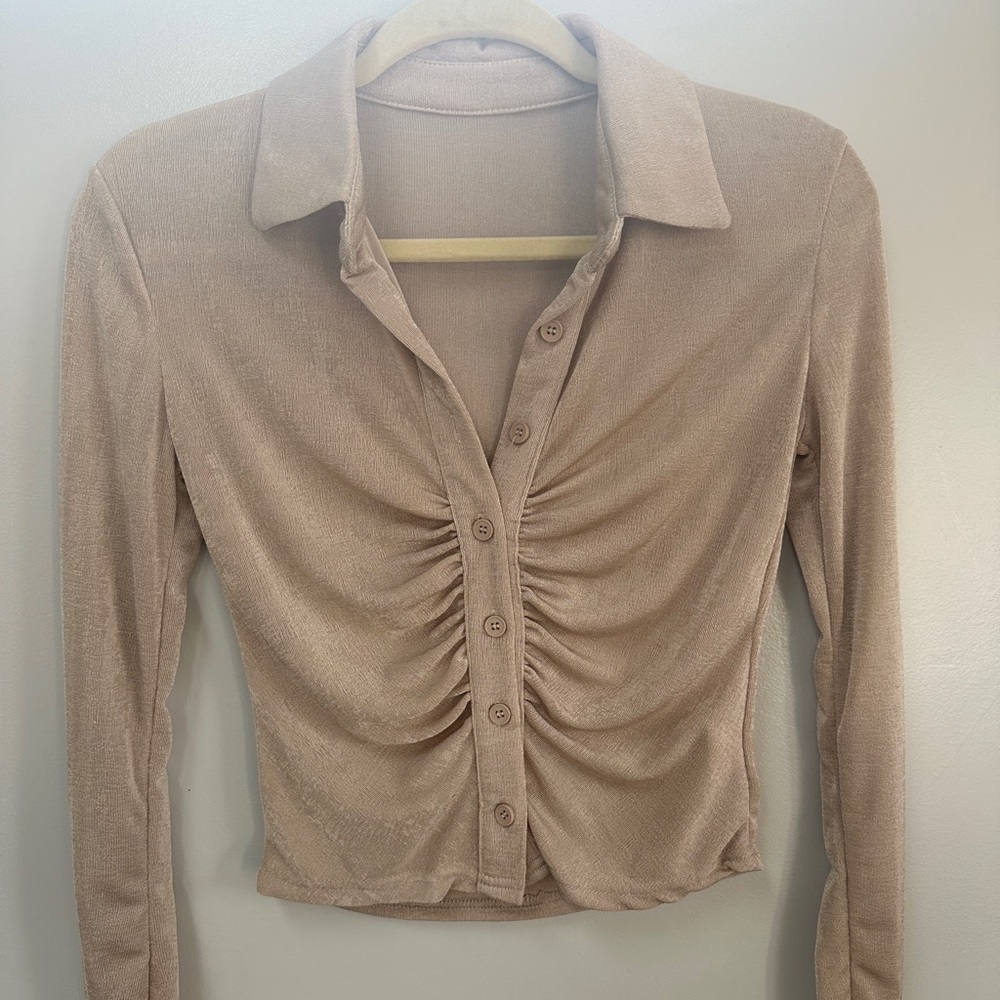 Never worn, ruched fitted detailing, button down top